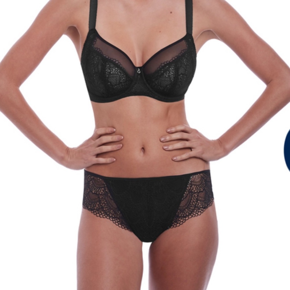 Elegant Black Lace Bra and Panty Set